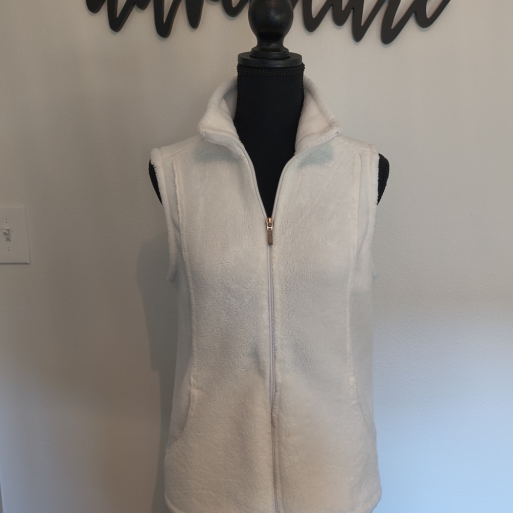 White Sierra Women's Soft White Vest